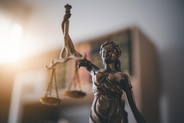 Le Procureur doit être informé sans délai d'un placement en garde à vue